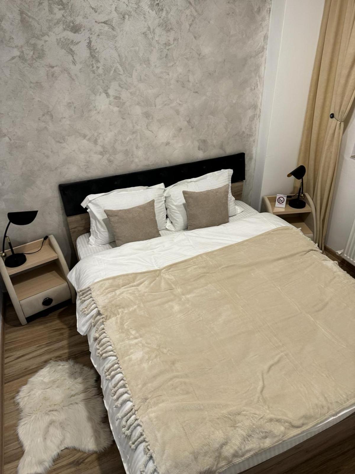 Luxury Young Residence ยาช ภายนอก รูปภาพ